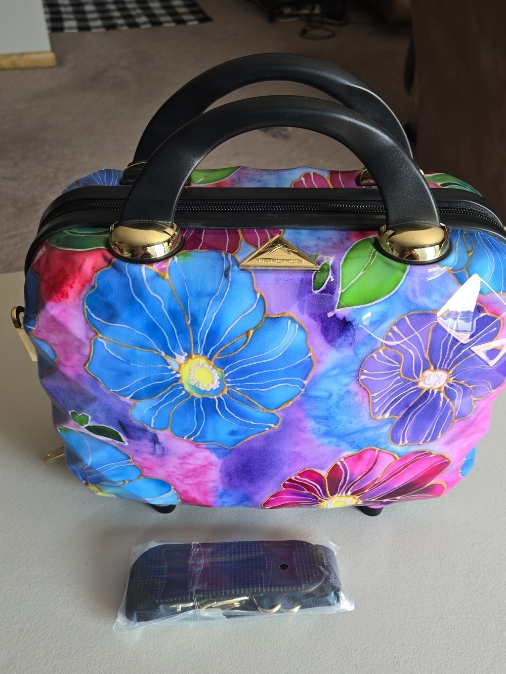 Triforce Hardsided Beauty Case